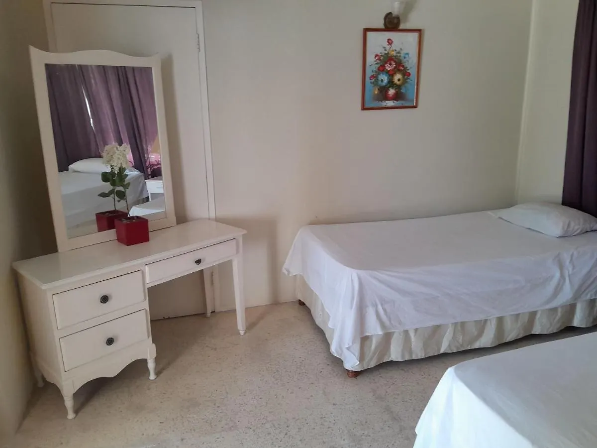 Villa Chinnor-Kent Ave Montego Bay