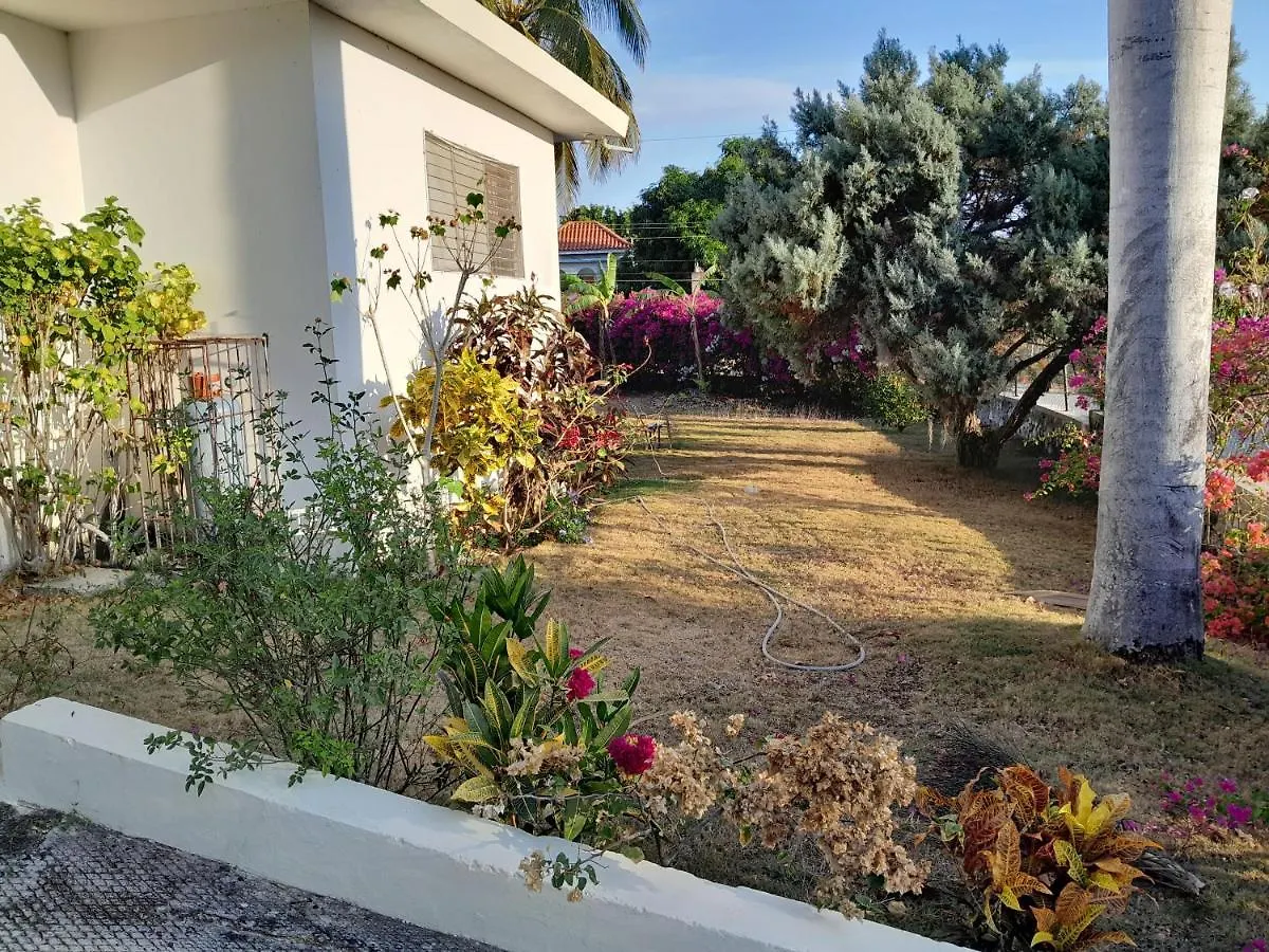 Villa Chinnor-Kent Ave Montego Bay